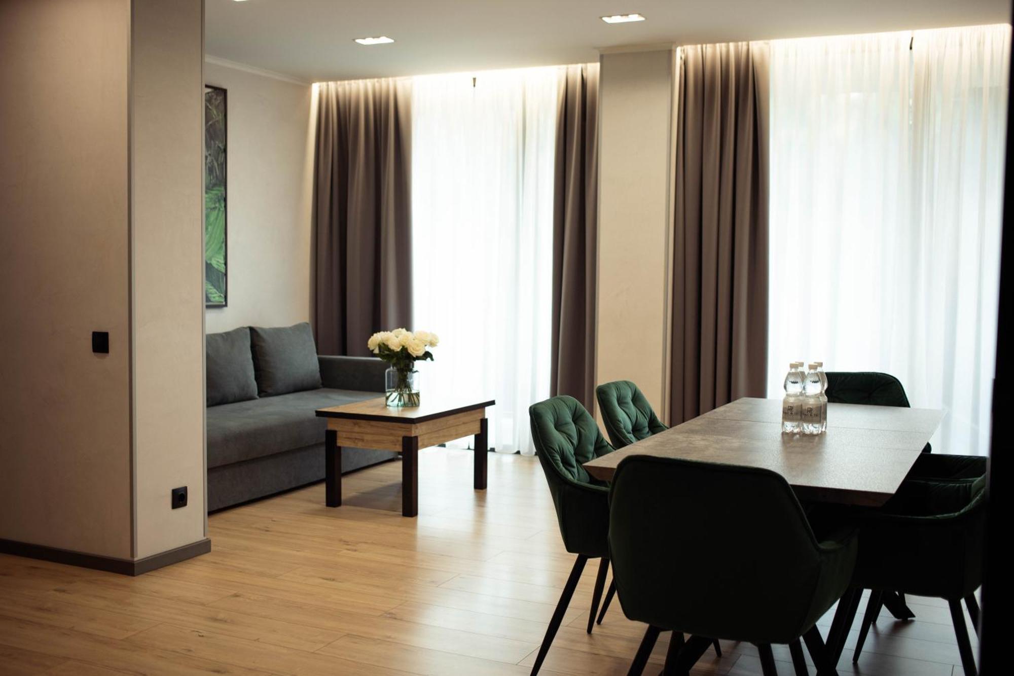 Rest&Ski Spa Resort Bukovel Bagian luar foto