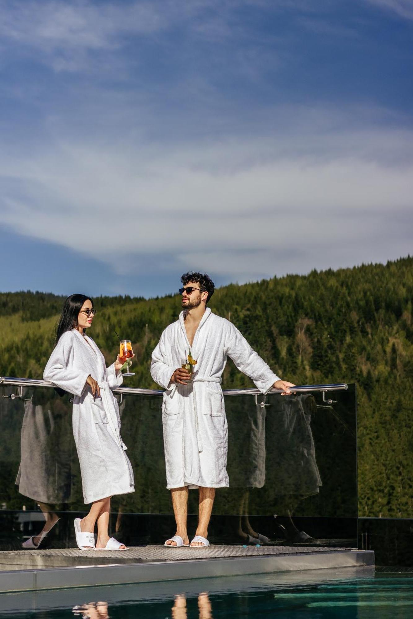 Rest&Ski Spa Resort Bukovel Bagian luar foto